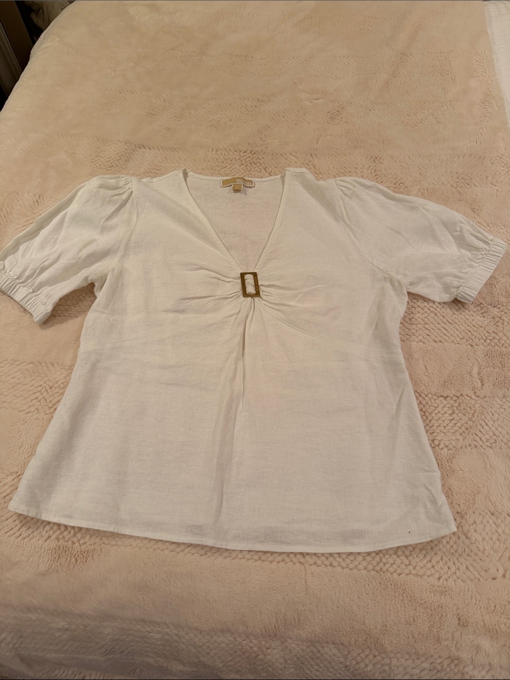 Michael Kors Cream V-Neck Linen Short Sleeve Top with Decorative Buckle